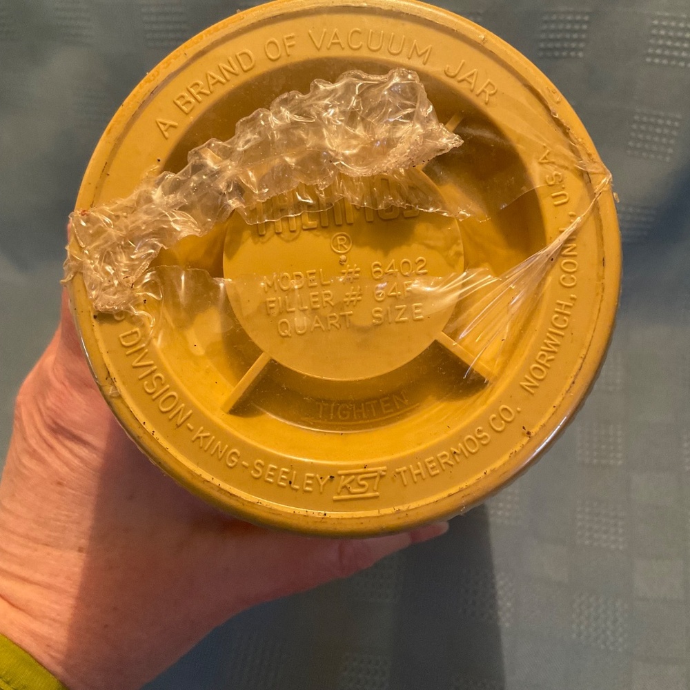 VTG Thermos Quart Size #6402 King Seeley Harvest Gold SEALED - Picture 7 of 11